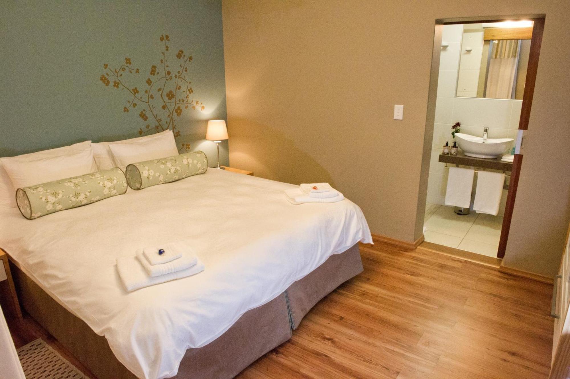 Namib Guesthouse Свакопмунд Номер фото