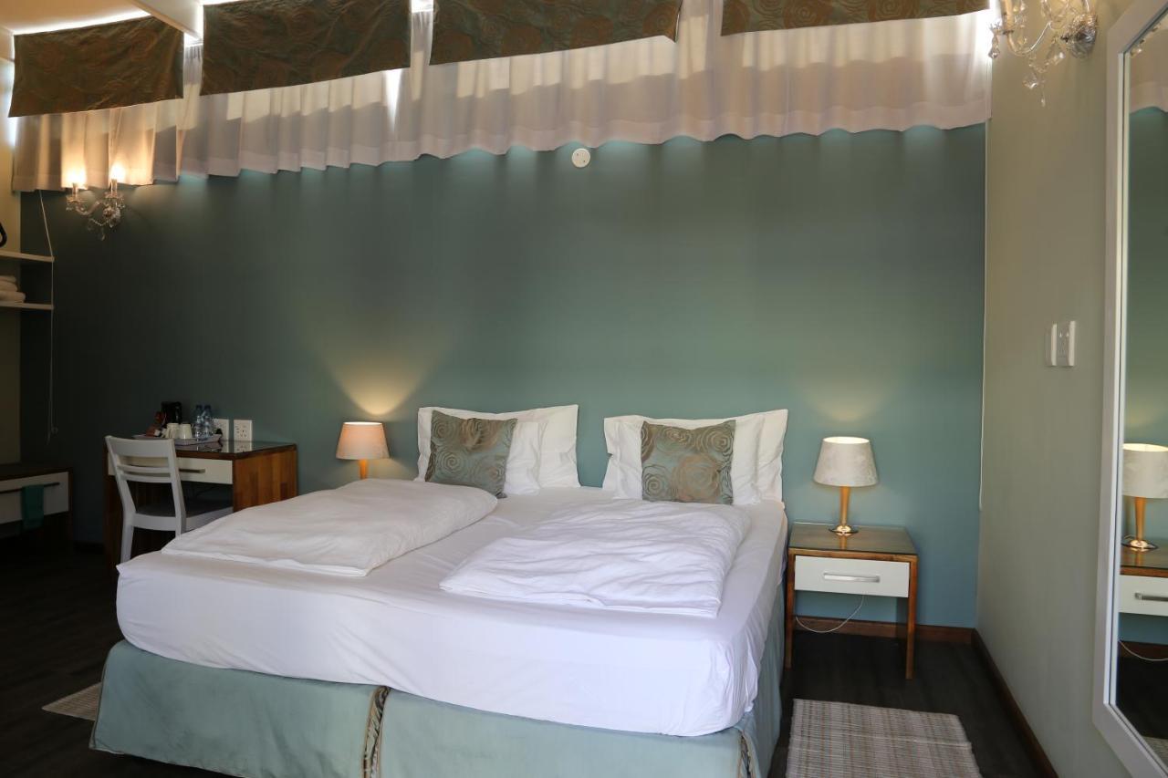 Namib Guesthouse Свакопмунд Экстерьер фото