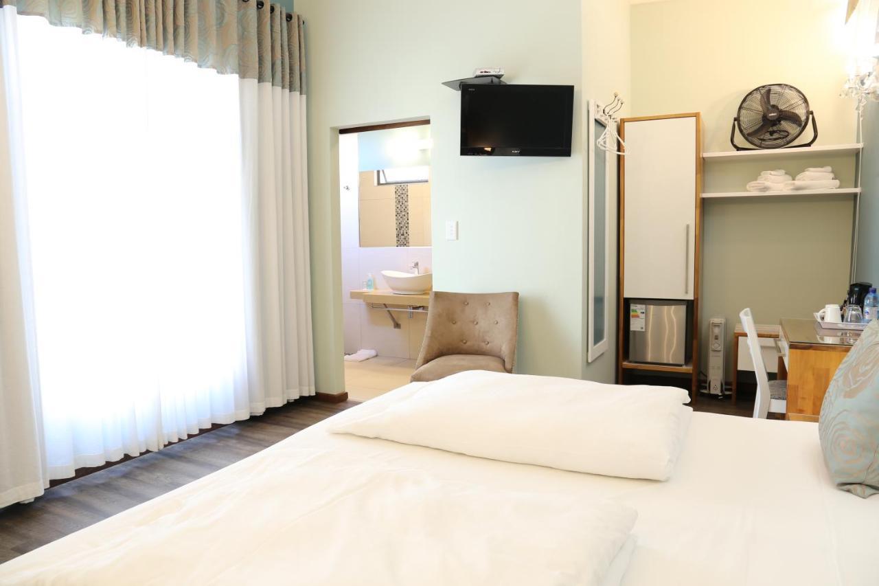 Namib Guesthouse Свакопмунд Экстерьер фото