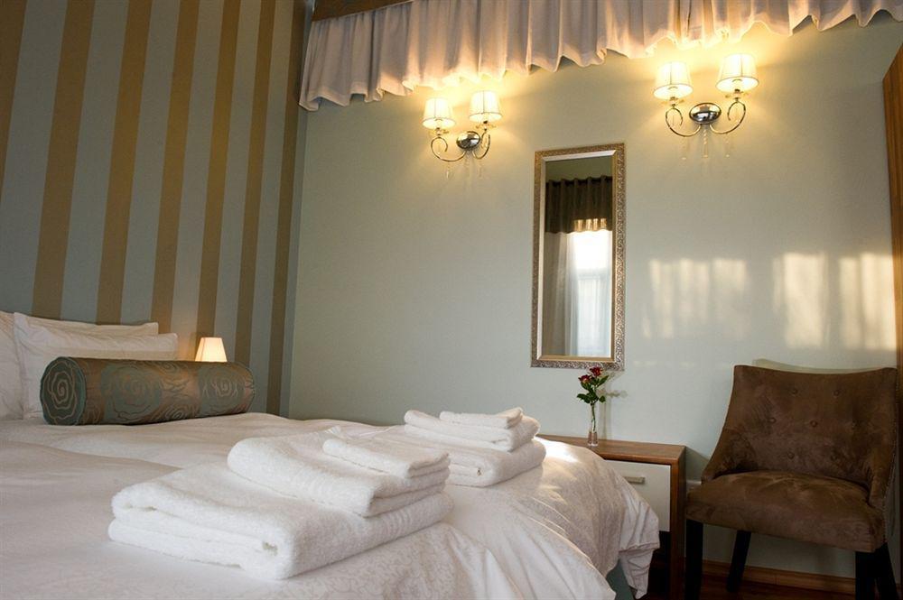 Namib Guesthouse Свакопмунд Экстерьер фото